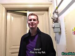 Leie, Blasen, Spermaladung, Schwul, Handjob, Pov, Realität, Tätowierung