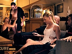 Anal, Blonde, Sucer une bite, En levrette, Hard, Hd, Orgie, Jarretelles