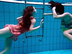 18 años, Piscina, Pov, Ruso, Ducha, Adolescente, Tetas, Bajo el agua