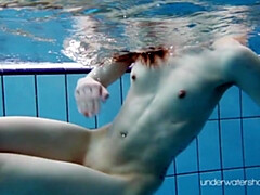 Tussi, Hd, Zierlich, Pool, Abendanzug, Jungendliche (18+), Titten, Unter wasser