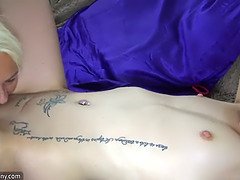 Mooi, Blond, Rondborstig, Lesbisch, Masturbatie, Rijpe lesbienne, Moeder die ik wil neuken, Stiefmoeder