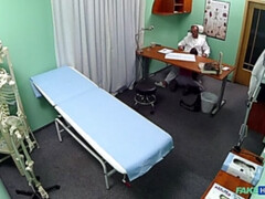 Mamada, Engañando, Médico, Penetracion con dedos, Enfermera, Oficina, Coño, Uniforme