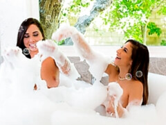 Большая жопа, Минет, Брюнетки, Две девушки, Пальцем, Белье, Молоденькие, Втроем