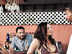 ベッドルーム, デカ尻, デカチン, フェラチオ, バック, 異人種間, 下着, 淫乱熟女