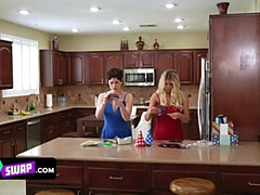 Поза 69, Постарше, Сперма во рту, Семяизвержение, Зрелые, Милф, Оргии, Табу