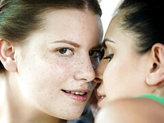 Vingeren, Zoenen, Likken, Ondergoed, Masturbatie, Buiten, Kut duiken, Geschoren