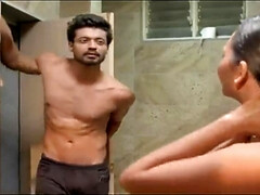 Gros seins, Plantureuse, Célébrité, En levrette, Indienne, Seins naturels, De plein air, Nénés