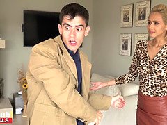 Rubia, Morena, Corridas, Hd, Latina, Gritar, Español, Trio