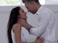 Natural big boobed beauty Darcia Lee