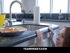 18, フェラチオ, イく瞬間, チン, 手コキする, Hd, 息子, ティーン