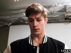 茶髪の, イマラチオ, バック, 顔射, なめる, 淫乱熟女, オマンコ, おもらし