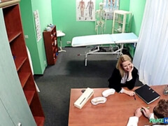 Pijpbeurt, Arts, Hondjeshouding, Likken, Verpleegster, Kantoor, Kut duiken, Uniformpje