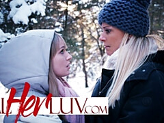 Rubia, Pies, Penetracion con dedos, Lesbiana, Mamá, Realidad, Tabú, Adolescente