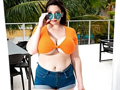 Amateur, Dormitorio, Culo grande, Desnudo, Cabello corto, Solo, Estriptis, Juguetes