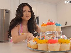 Asiatisch, Schwarz, Sperma im mund, Hardcore, Riesenschwanz, Interrassisch, Muschi, Ablutschen