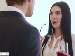 Cul, Sucer une bite, Brunette brune, En levrette, Branlette thaïlandaise, Dénudage, Adolescente, Nénés