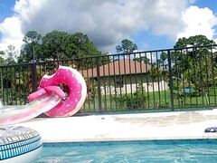 Bikini, Sucer une bite, Brunette brune, Attrapée, Branlette thaïlandaise, Hard, Masturbation, Mère que j'aimerais baiser