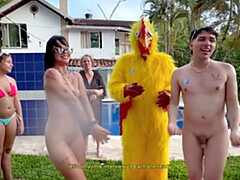 18 jaar, Enthousiasteling, Bruinharig, Groepseks, Hd, Latijnse vrouw, Openbaar, Realiteit