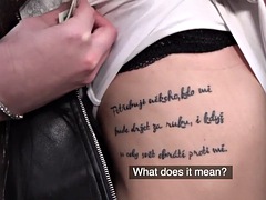 Beauté, Brunette brune, Européenne, Branlette thaïlandaise, Pov, Rasée, Tatouage, Nénés