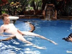 Amerikanisch, Grosse titten, Blasen, Milf, Natürlichen titten, Hintern versohlen, Titten, Nass