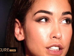 デカ尻, 巨乳な, 中出し, イマラチオ, 下着, 淫乱熟女, オーガズム, 三人