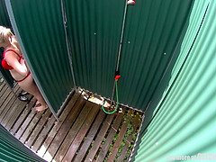 Grosse titten, Blondine, Tschechisch, Im freien, Pool, Realität, Solo, Spanner