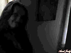 Gros cul, Gros seins, Brunette brune, Masturbation, Mature, Seins naturels, Solo, Nénés
