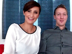 Tetas grandes, Morena, Cornudo, Polla, Corridas faciales, Ama de casa, Interracial, Pelirrojo