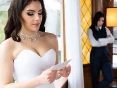 Arschlecken, Braunhaarige, Küssen, Masturbation, Milf, Natürlichen titten, Muschi, Tätowierung