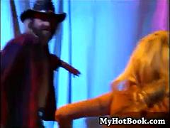 Lieveling, Grote mammen, Zwart, Blond, Pijpbeurt, Zwart, Interraciaal, Tieten likken