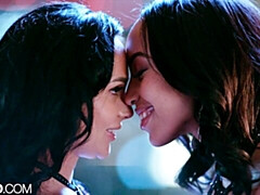 お尻, 指いじり, 異人種間, オナニー, 自然山雀, 剃毛, ガリガリ, ストリッピング