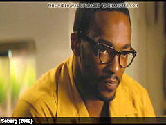 Beroemdheid, Naakt, Mager, Softcore pornografie, Tieten likken