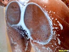 Любители, Ванна, Черные, Минет, Член, Черненькие, Натуральные сиськи, Душ