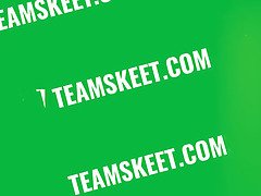 Grote lul, Grote mammen, Blond, Pijpbeurt, Naakte man aangeklede vrouw, Oudere vrouw, Reusachtig, Schreeuwen