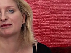 Anaal, Lieveling, Grote mammen, Pijpbeurt, Bruinharig, Handbeurt, Rijpe lesbienne, Tiener