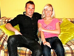 Grosser schwanz, Blondine, Blasen, Hundestellung, Fingern, Natürlichen titten, Russisch, Socken