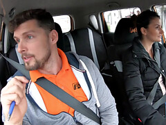 18 ans, Sucer une bite, Voiture, Branlette thaïlandaise, De plein air, Public, Professeur, Adolescente