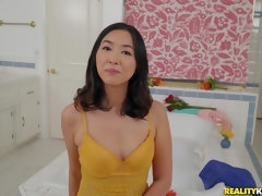 Cuarto de baño, Mamada, Polla, Consolador, Cabello corto, Nalgadas, Tetas, Mojado