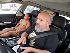 Brasileñas, Coche, Primera ves, Enano, Tetas naturales, Perforación, Coño, Tetas