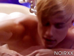 Blond, Sperma shot, Diep in de keel, Hondjeshouding, Homo, Handbeurt, Interraciaal, Zoenen