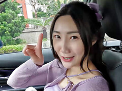 Asiatique, Gros seins, Sucer une bite, Tir de sperme, Faciale, Chatte