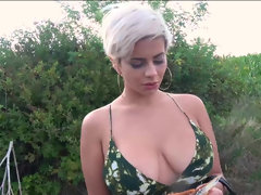 Amateur, Tetas grandes, Polla, Vestido, Dinero, Al aire libre, Público, Apretado