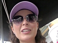 Braunhaarige, Behaart, Hd, Milf, Im freien, Muschi, Unter dem rock, Spanner