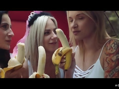 Blondine, Braut, Braunhaarige, Gruppe, Hd, Im freien, Party, Öffentlich