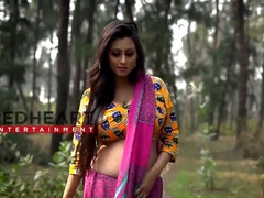 Gros seins, Plantureuse, Indienne, Maman, Seins naturels, De plein air, Solo, Nénés