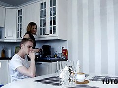 Blonde, Sucer une bite, Femme couguar, Éjaculation interne, Hd, Mature, Mère que j'aimerais baiser, Jarretelles