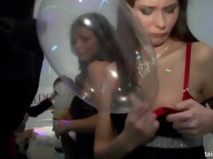 Lieveling, Groep, Handbeurt, Hardcore, Orgie, Feest, Openbaar, Tieten likken