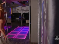 Gros seins, Blonde, Talons, Insertion, Embrassement, Léchez, Rasée, Vibromasseur