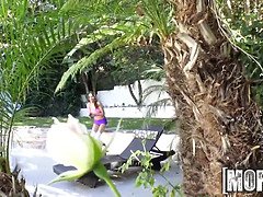Anal, Cul, Bikini, Sucer une bite, En levrette, Hd, De plein air, Adolescente