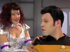 Sucer une bite, Gorge profonde, Bâillonner, Partouze, Groupe, Rousse roux, Jarretelles, Uniforme